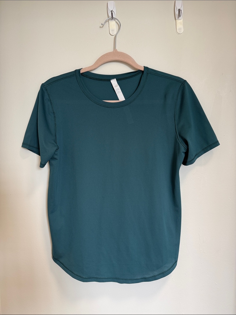 Lululemon teal workout shirt